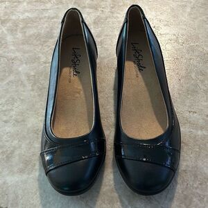LIFE STRIDE Black Flats Size 10